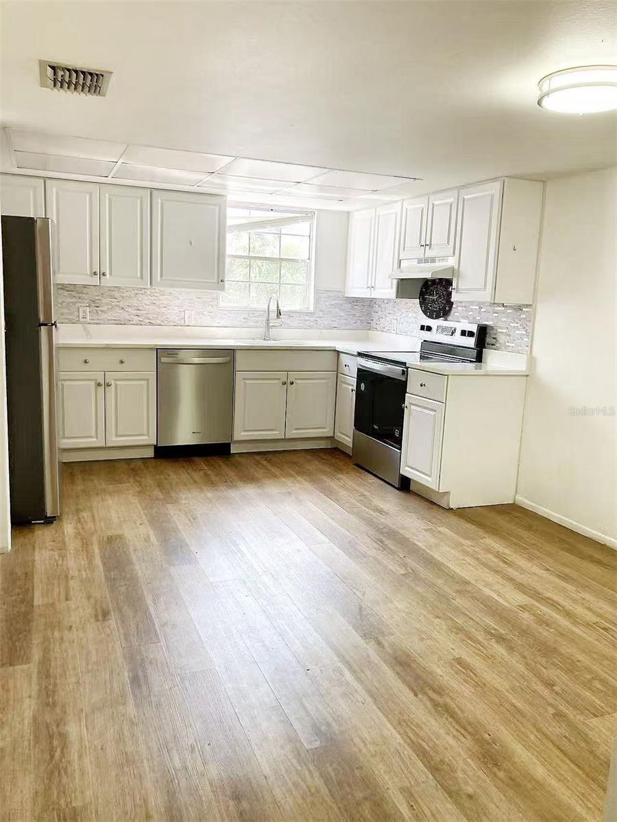 14456 REUTER STRASSE CIR #713, TAMPA, FL, 33613