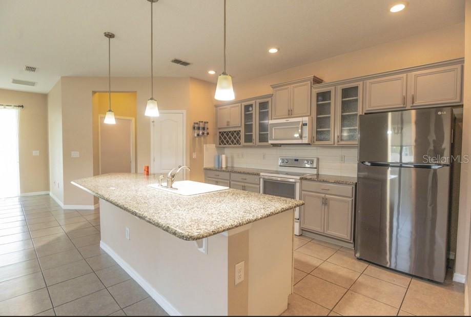 2556 NEEDLEPOINT ST, KISSIMMEE, FL, 34741