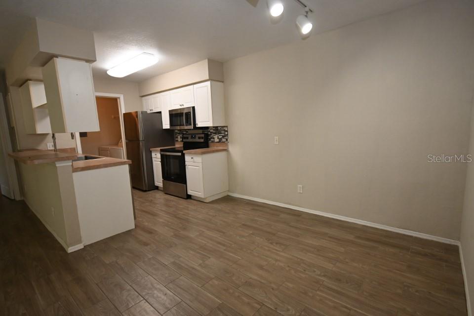 5904 WILLOW RIDGE DR #104, ZEPHYRHILLS, FL, 33541