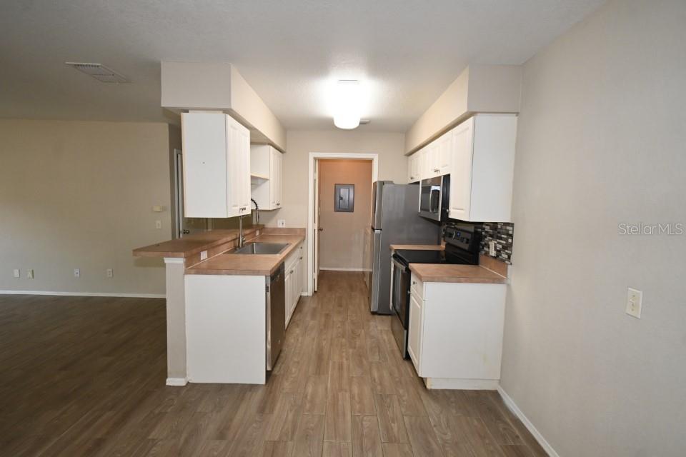 5904 WILLOW RIDGE DR #104, ZEPHYRHILLS, FL, 33541