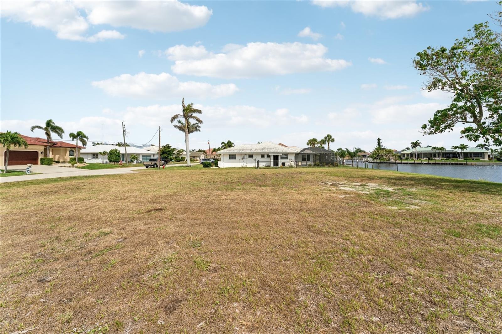 174 CRESCENT DR, PUNTA GORDA, FL, 33950