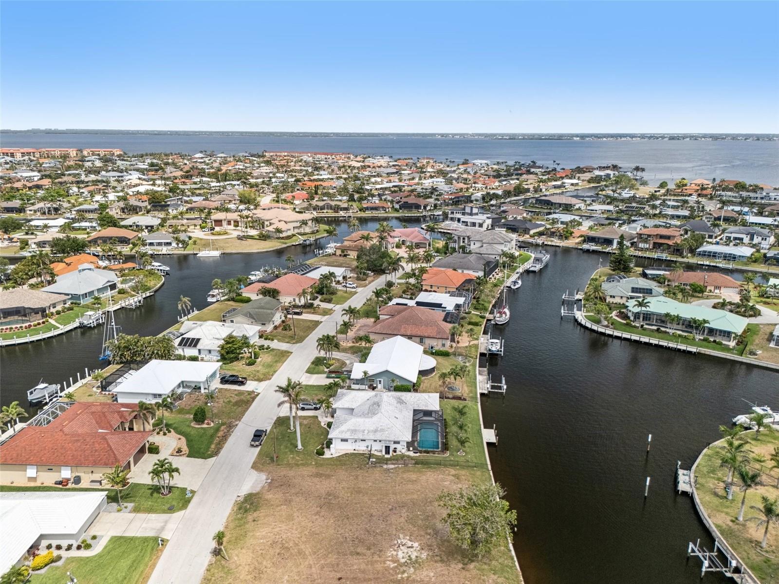 174 CRESCENT DR, PUNTA GORDA, FL, 33950