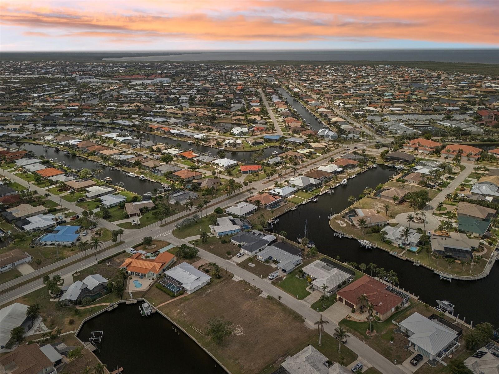 174 CRESCENT DR, PUNTA GORDA, FL, 33950