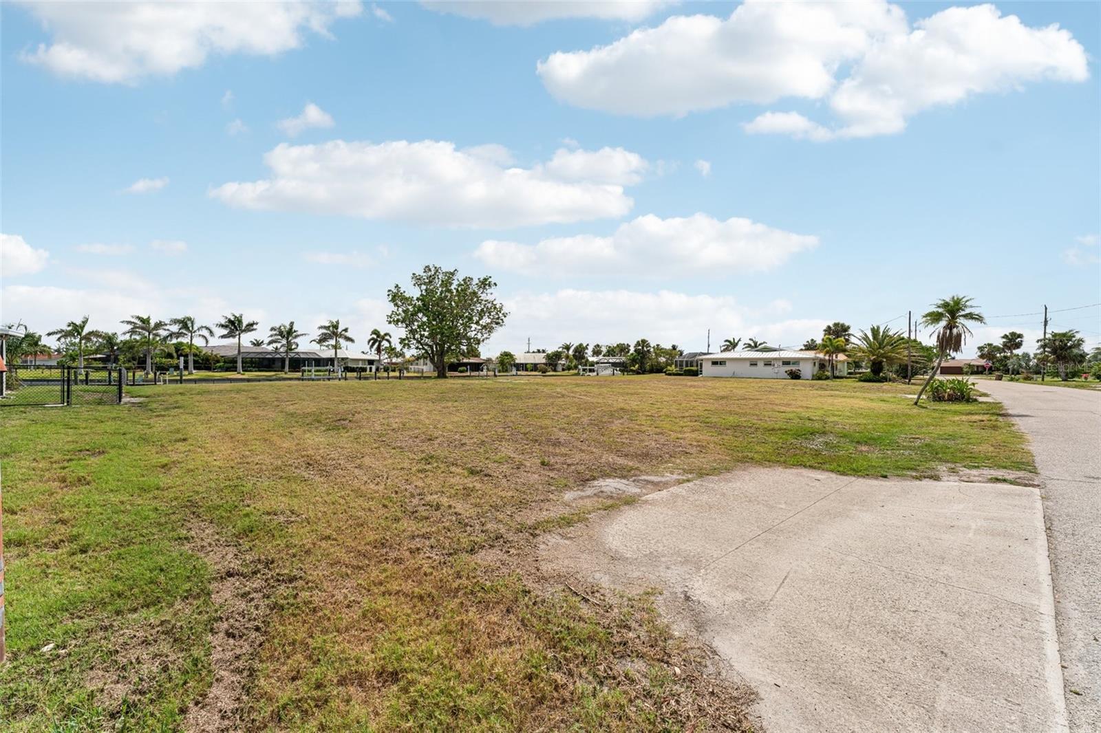 174 CRESCENT DR, PUNTA GORDA, FL, 33950