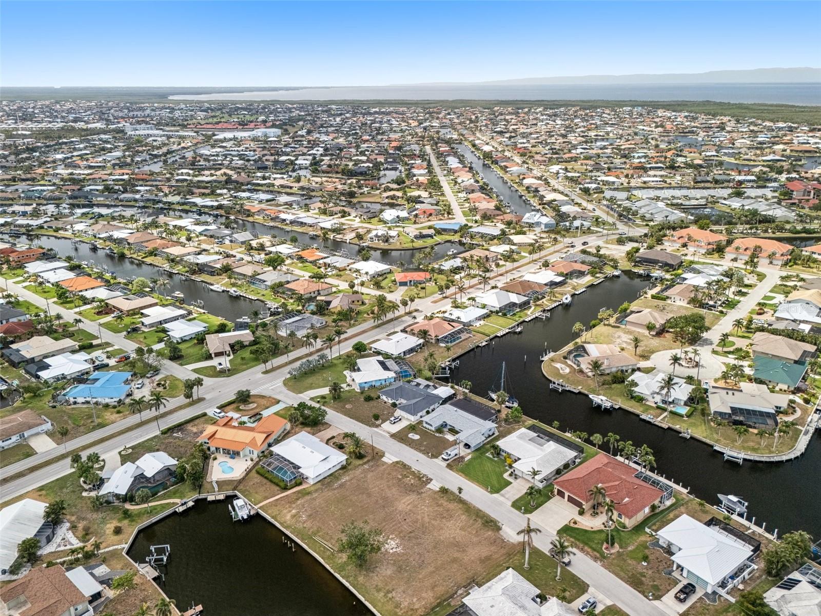 174 CRESCENT DR, PUNTA GORDA, FL, 33950