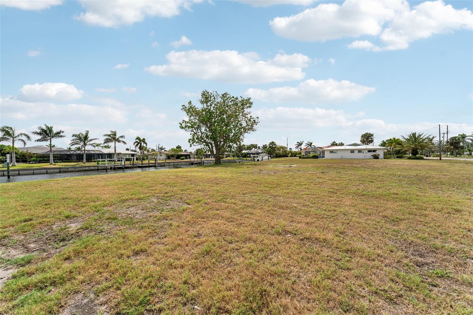 174 CRESCENT DR, PUNTA GORDA, FL, 33950
