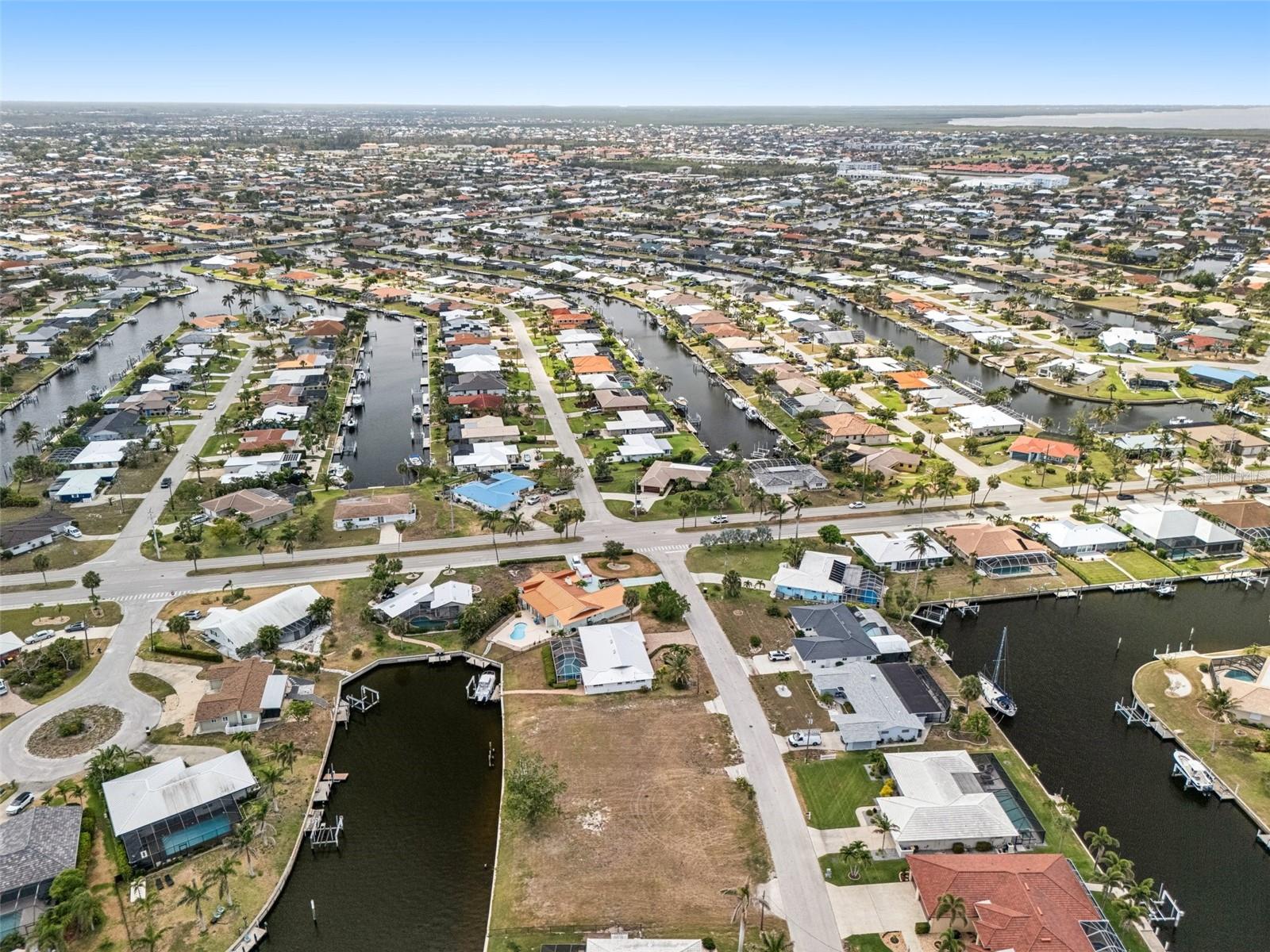 174 CRESCENT DR, PUNTA GORDA, FL, 33950