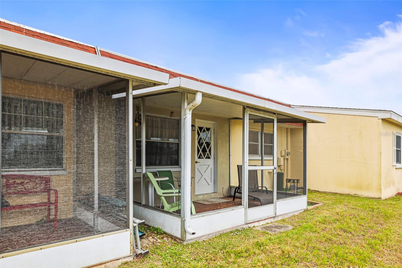 Screened in porch out back