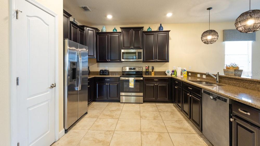 1450 ROLLING FAIRWAY DR, DAVENPORT, FL, 33896