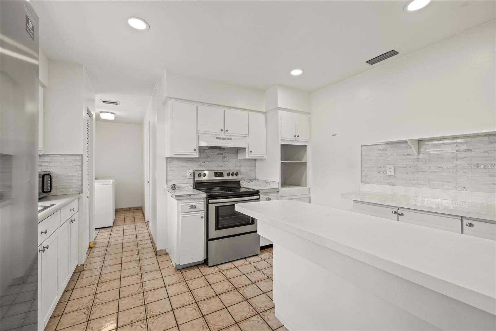 6607 LARIMER DR, TAMPA, FL, 33615