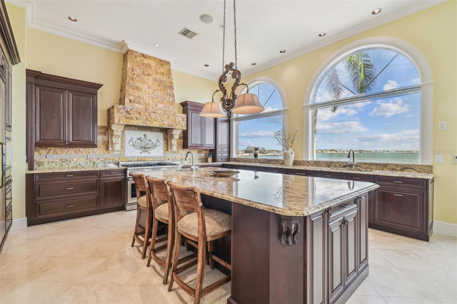 TB8383270 Property Photo