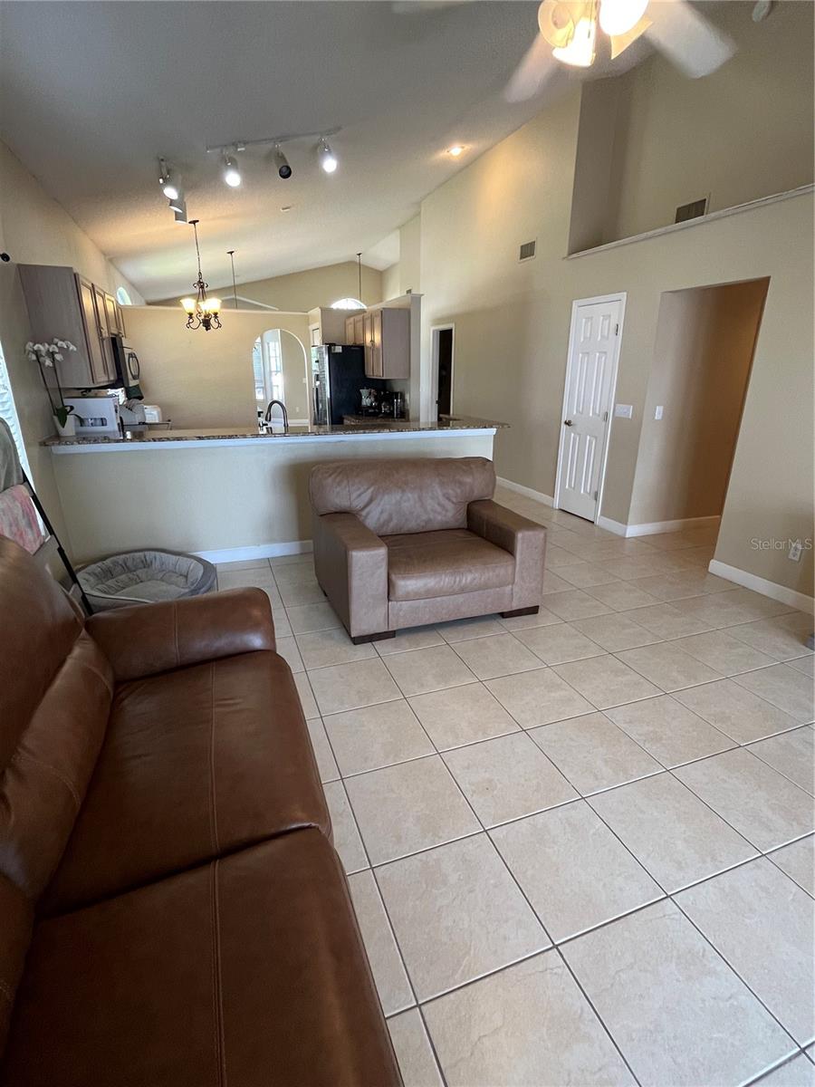 421 LEXINGDALE DR, ORLANDO, FL, 32828