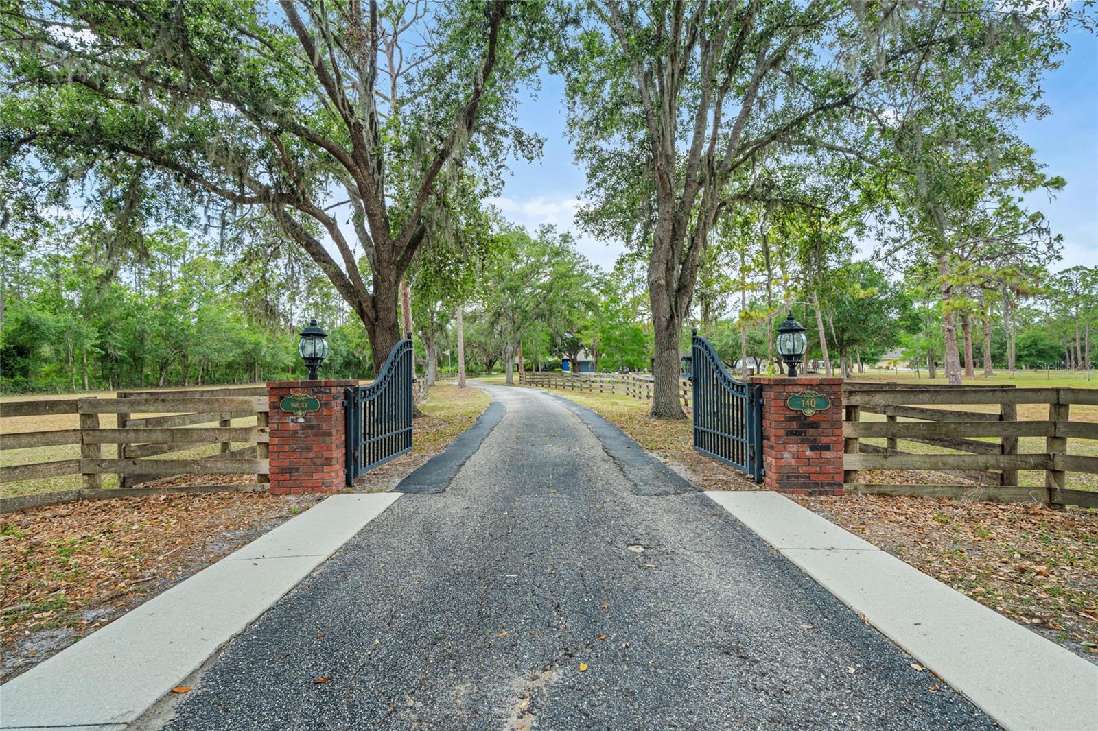 140 COWPEN LN, SARASOTA, FL, 34240