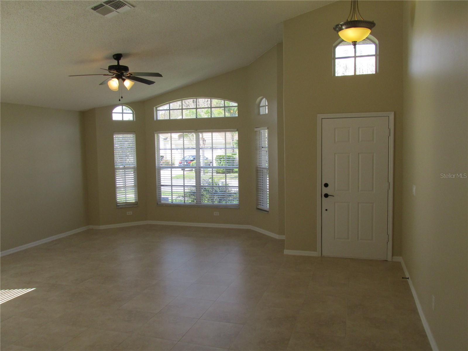 1524 MAXIMILIAN DR, WESLEY CHAPEL, FL, 33543