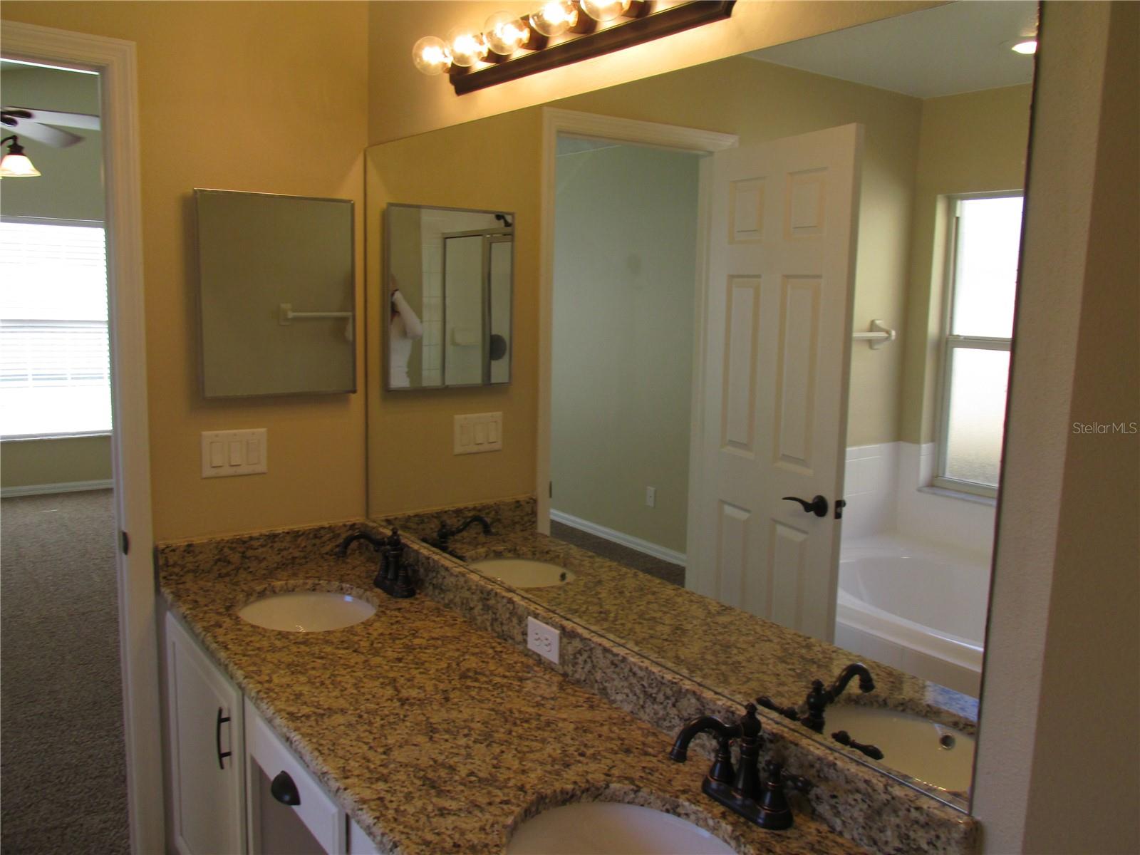 1524 MAXIMILIAN DR, WESLEY CHAPEL, FL, 33543