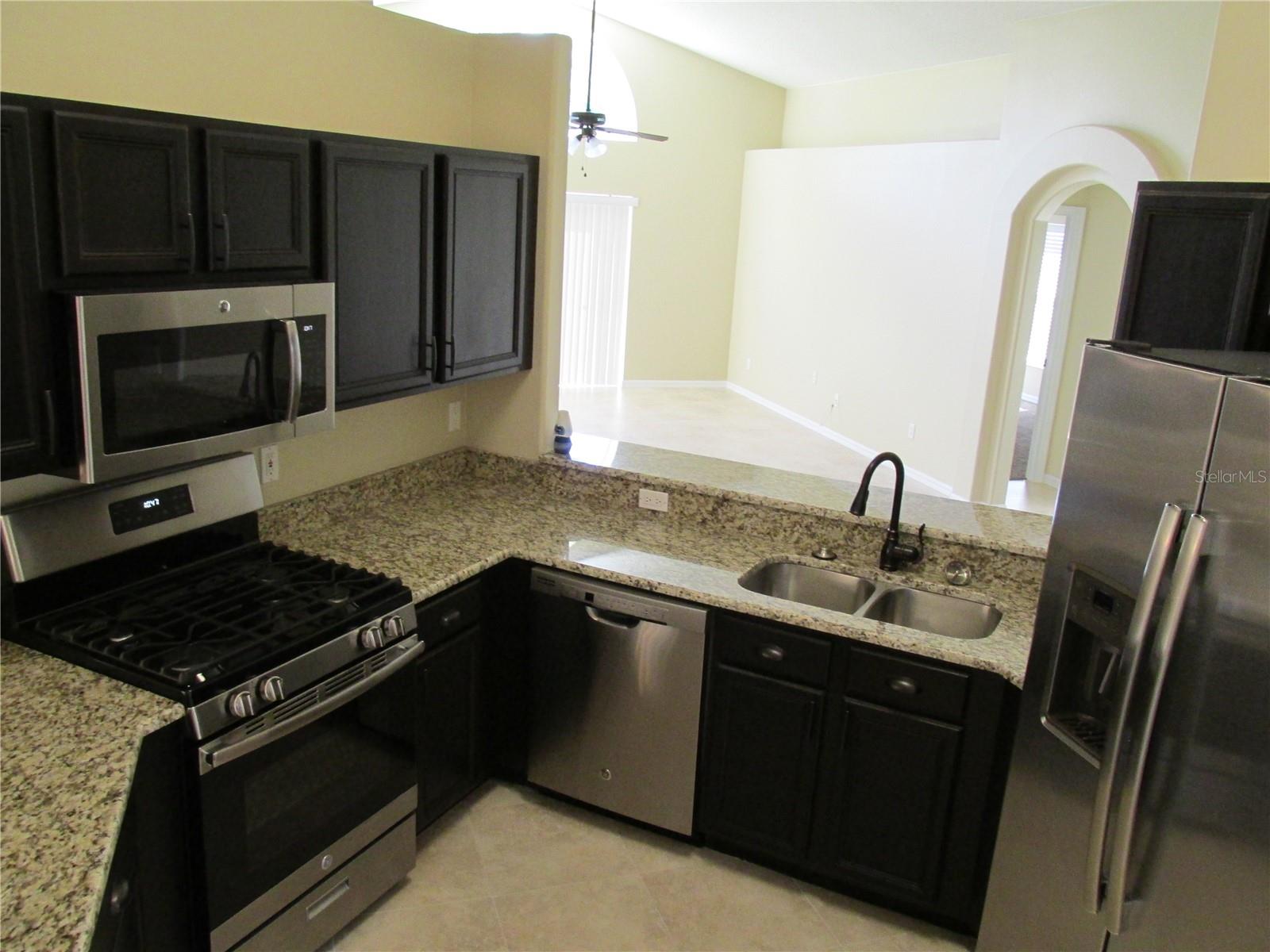 1524 MAXIMILIAN DR, WESLEY CHAPEL, FL, 33543