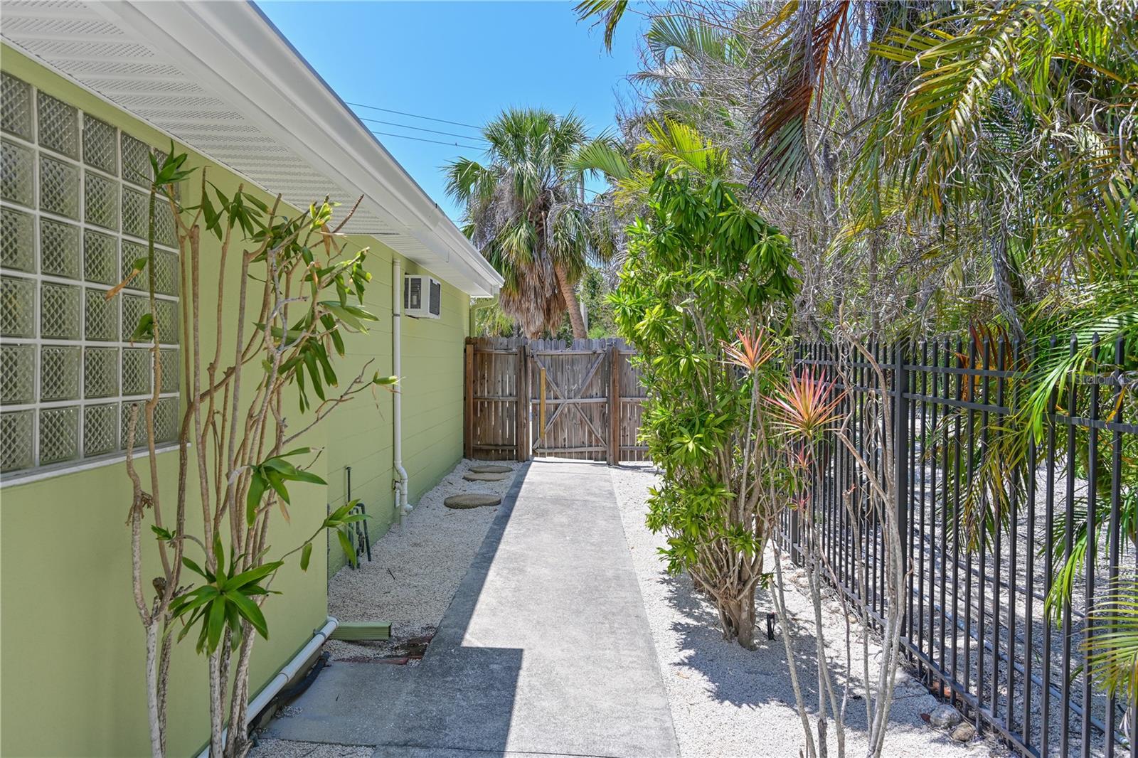 5924 GULF OF MEXICO DR, LONGBOAT KEY, FL, 34228