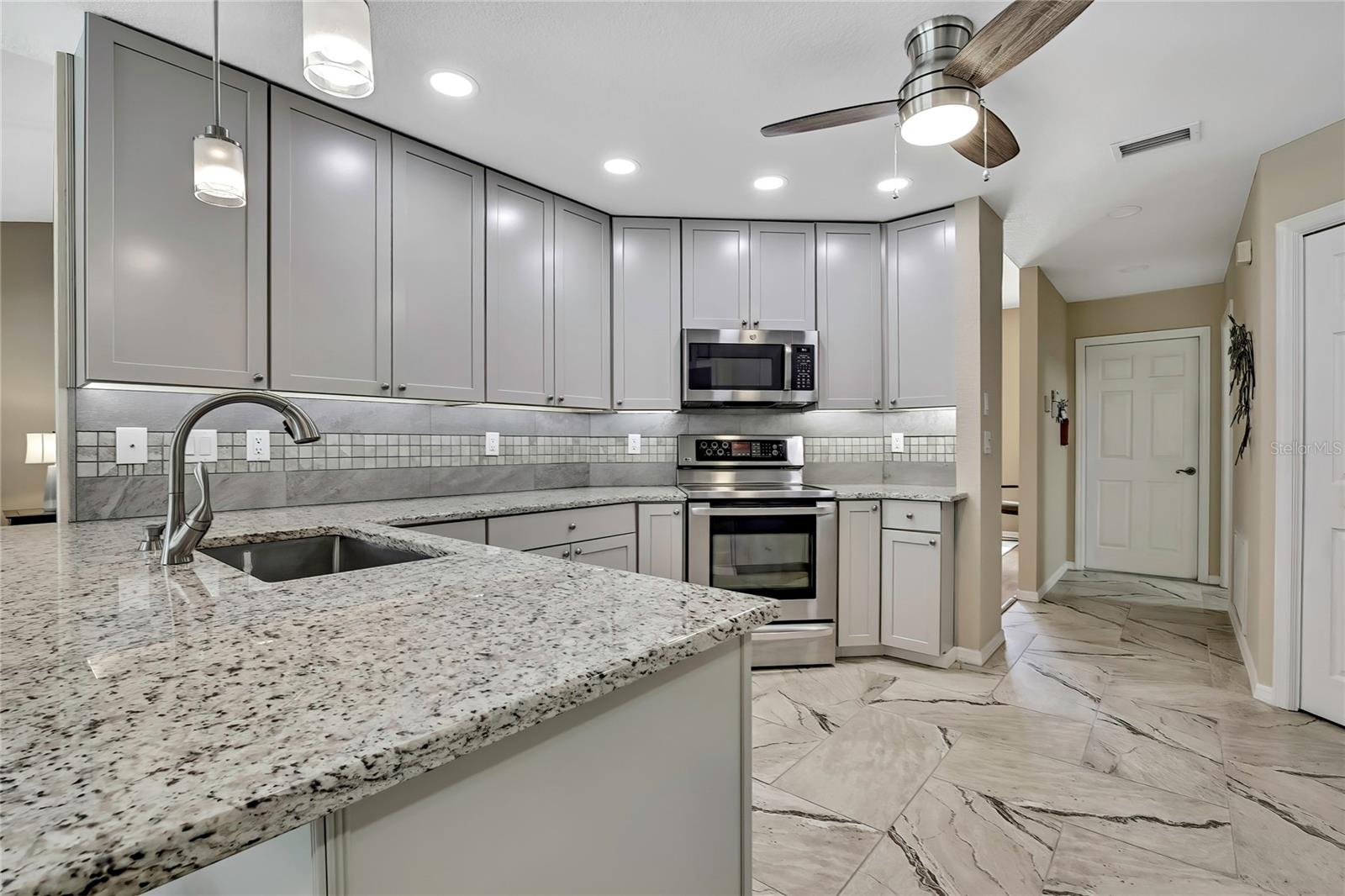 9346 SOUTHERN BELLE DR, WEEKI WACHEE, FL, 34613