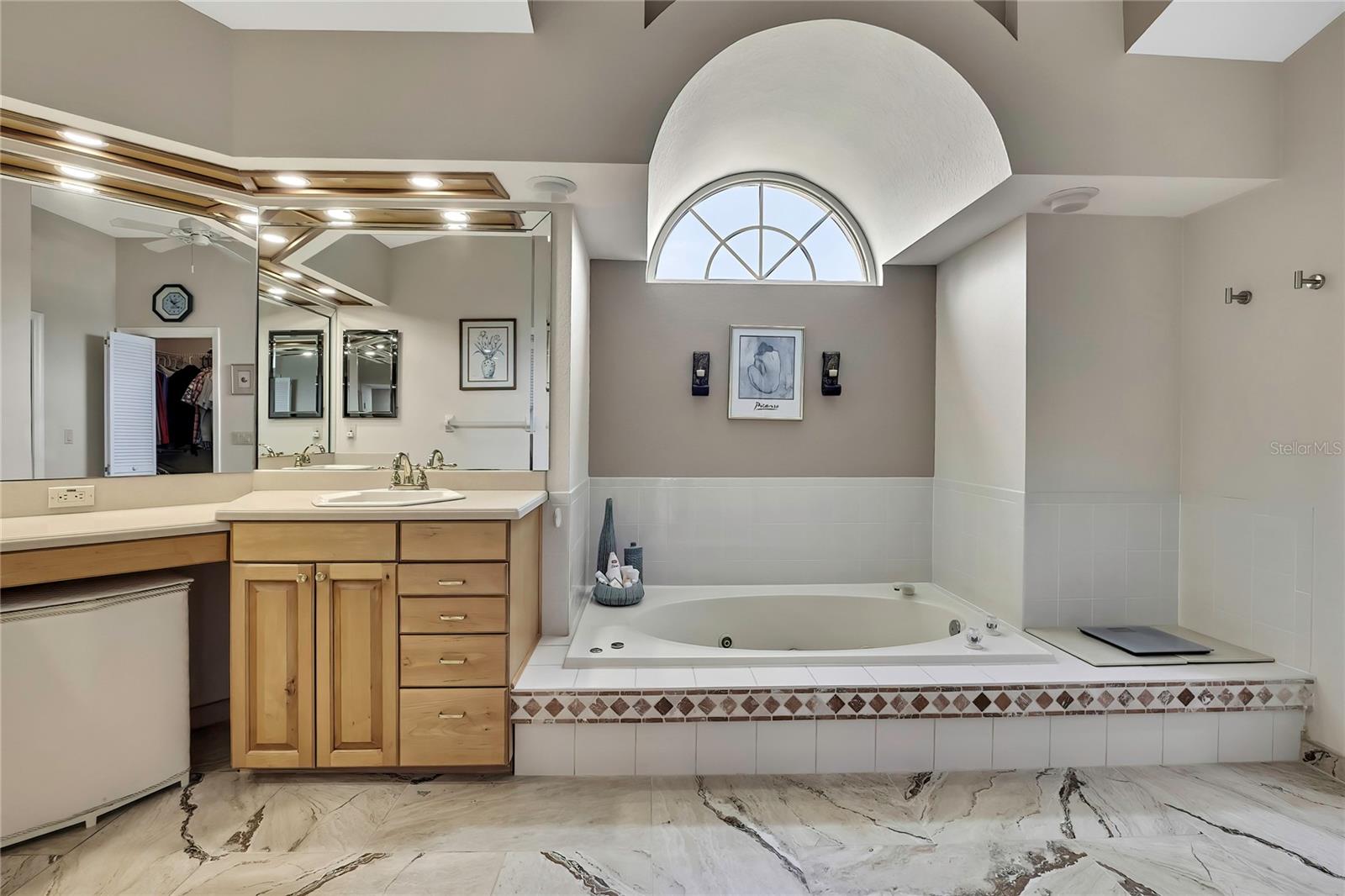 9346 SOUTHERN BELLE DR, WEEKI WACHEE, FL, 34613