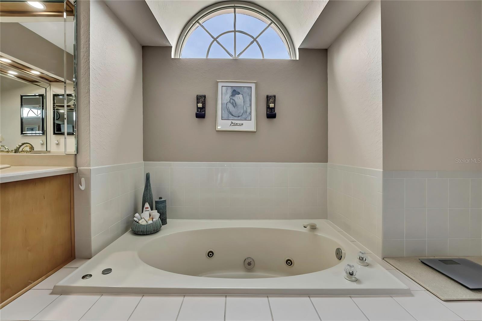 9346 SOUTHERN BELLE DR, WEEKI WACHEE, FL, 34613