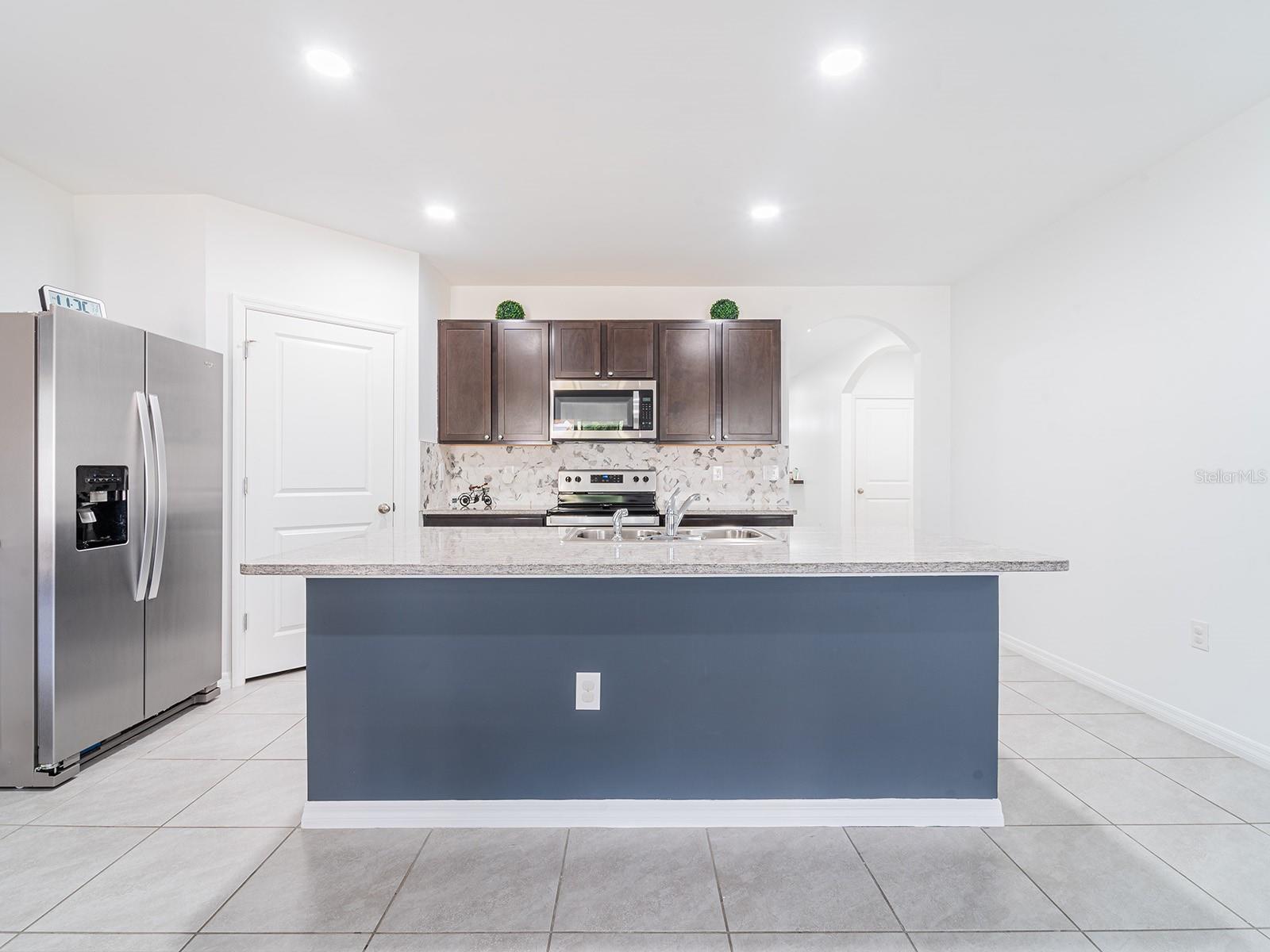 8891 BOWER BASS CIR, WESLEY CHAPEL, FL, 33545