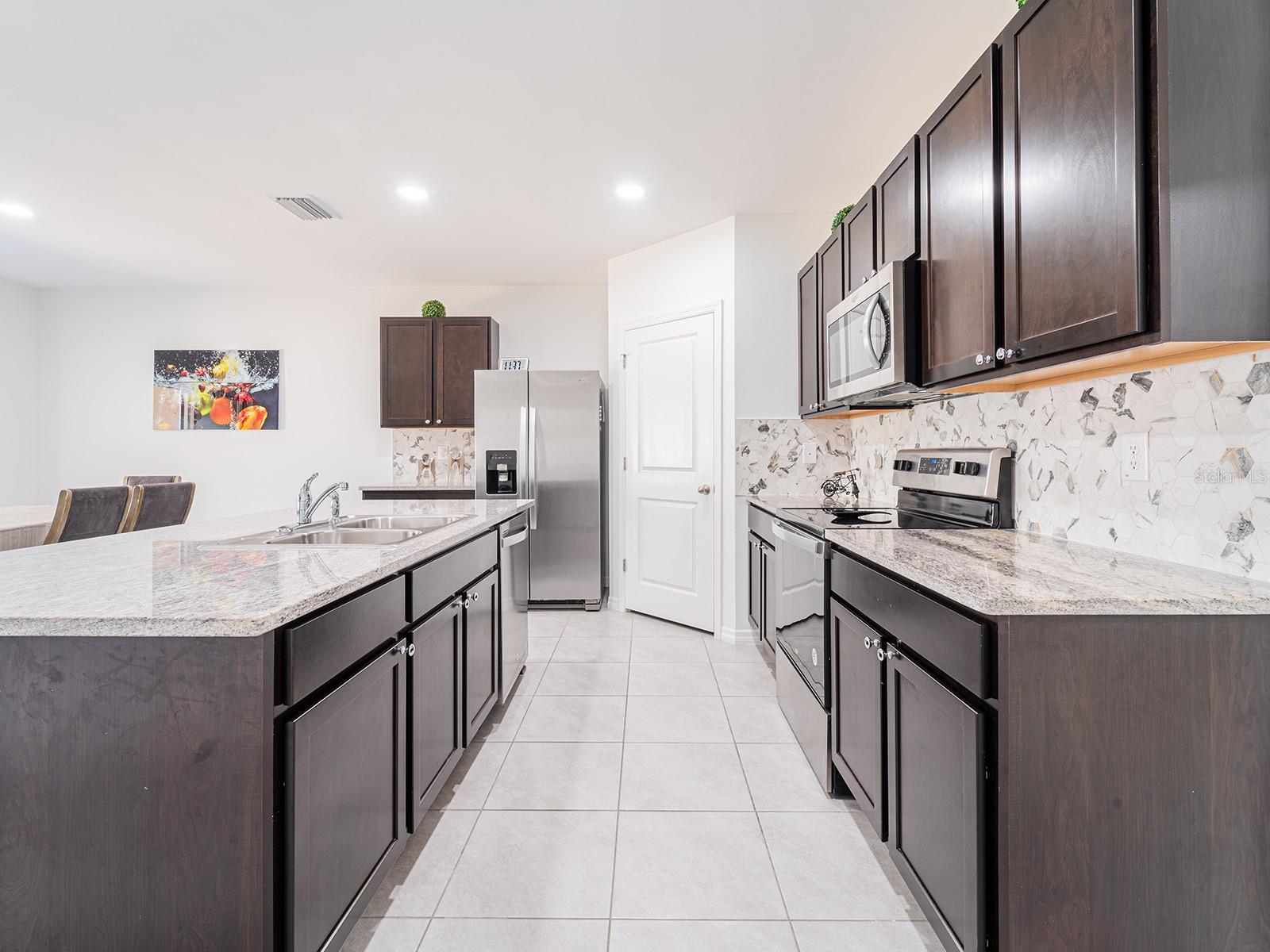 8891 BOWER BASS CIR, WESLEY CHAPEL, FL, 33545