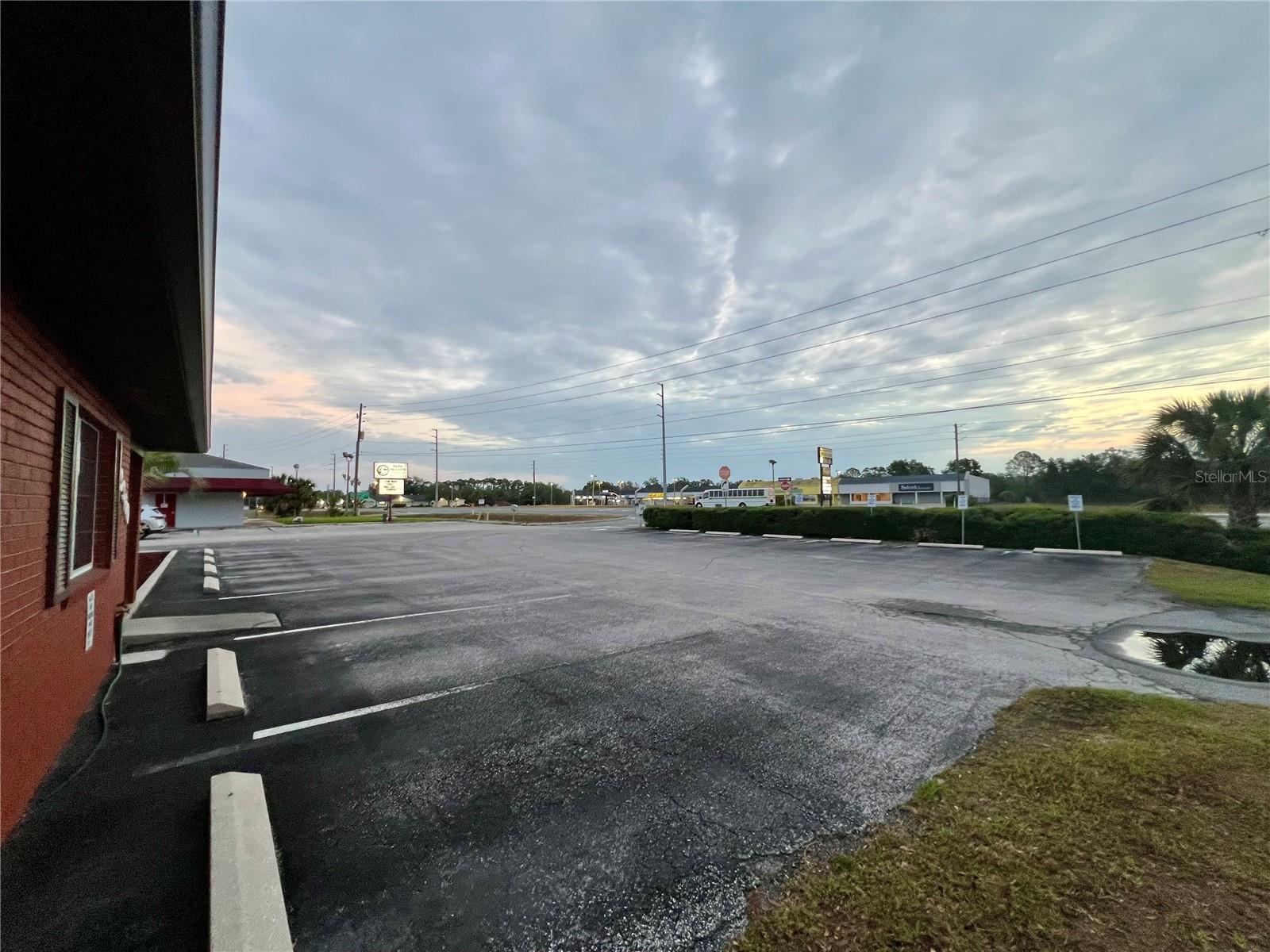 3360 US HIGHWAY 441/27, FRUITLAND PARK, FL, 34731