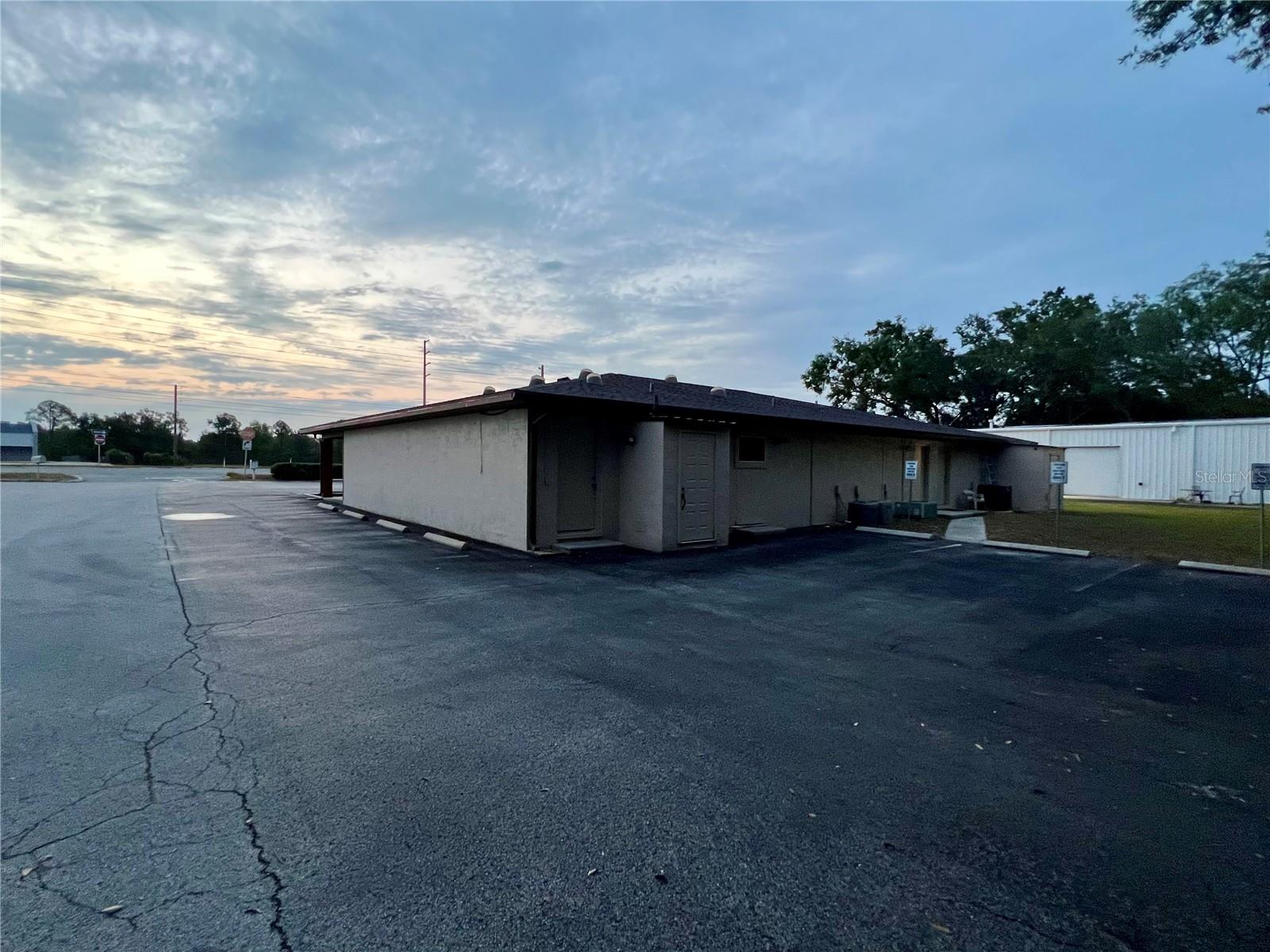 3360 US HIGHWAY 441/27, FRUITLAND PARK, FL, 34731