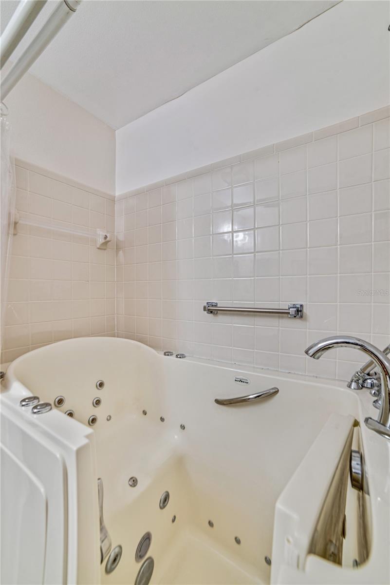 2607 LANCASTER DR #35, SUN CITY CENTER, FL, 33573