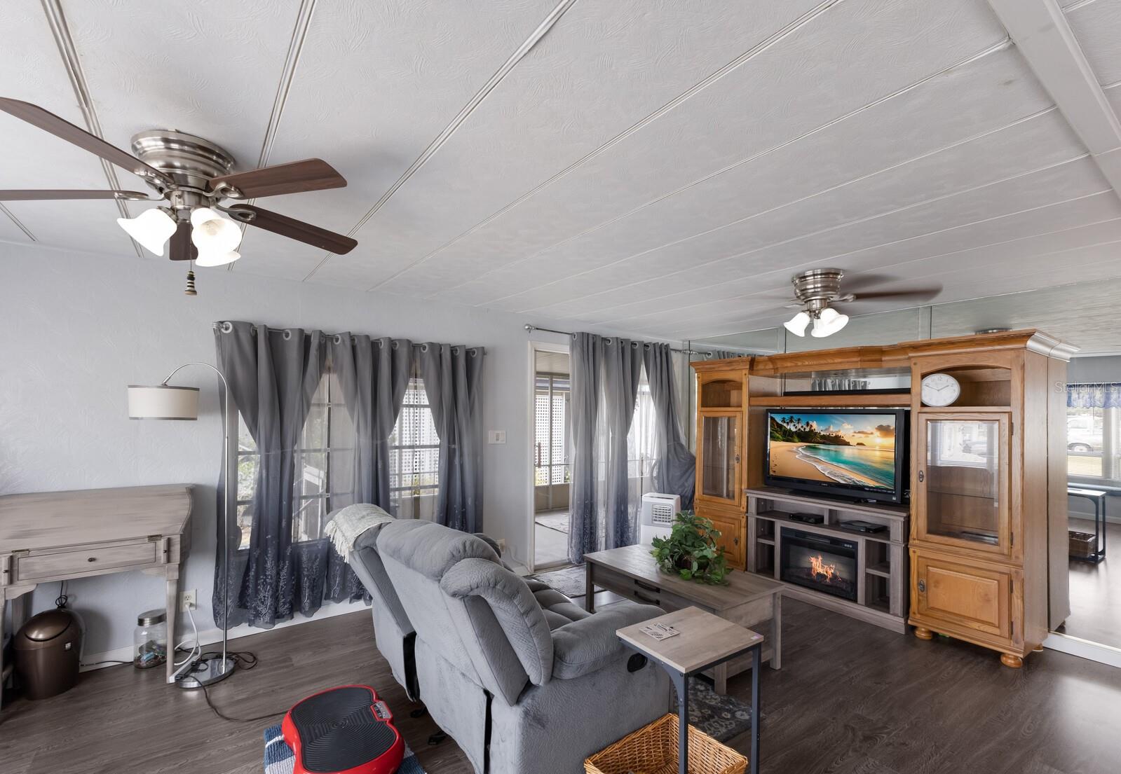 921 FAITH CIR E #37, BRADENTON, FL, 34212