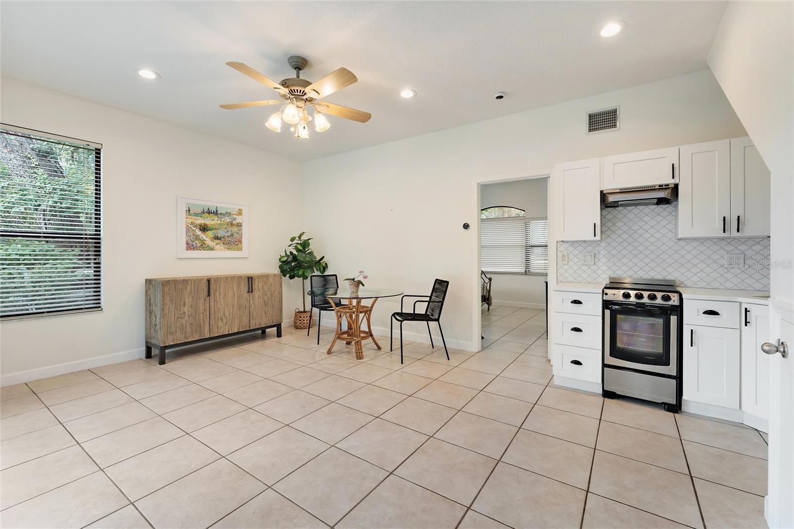 352 SWANSEA CT, OVIEDO, FL, 32766