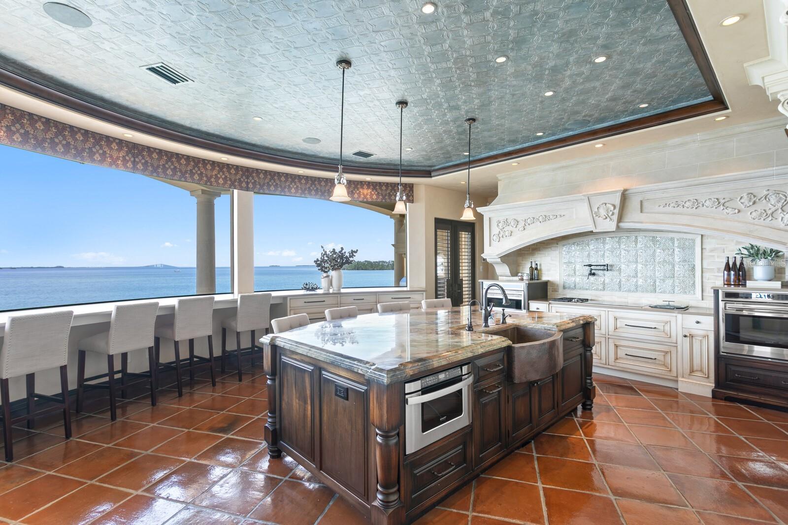 TB8383607 Property Photo