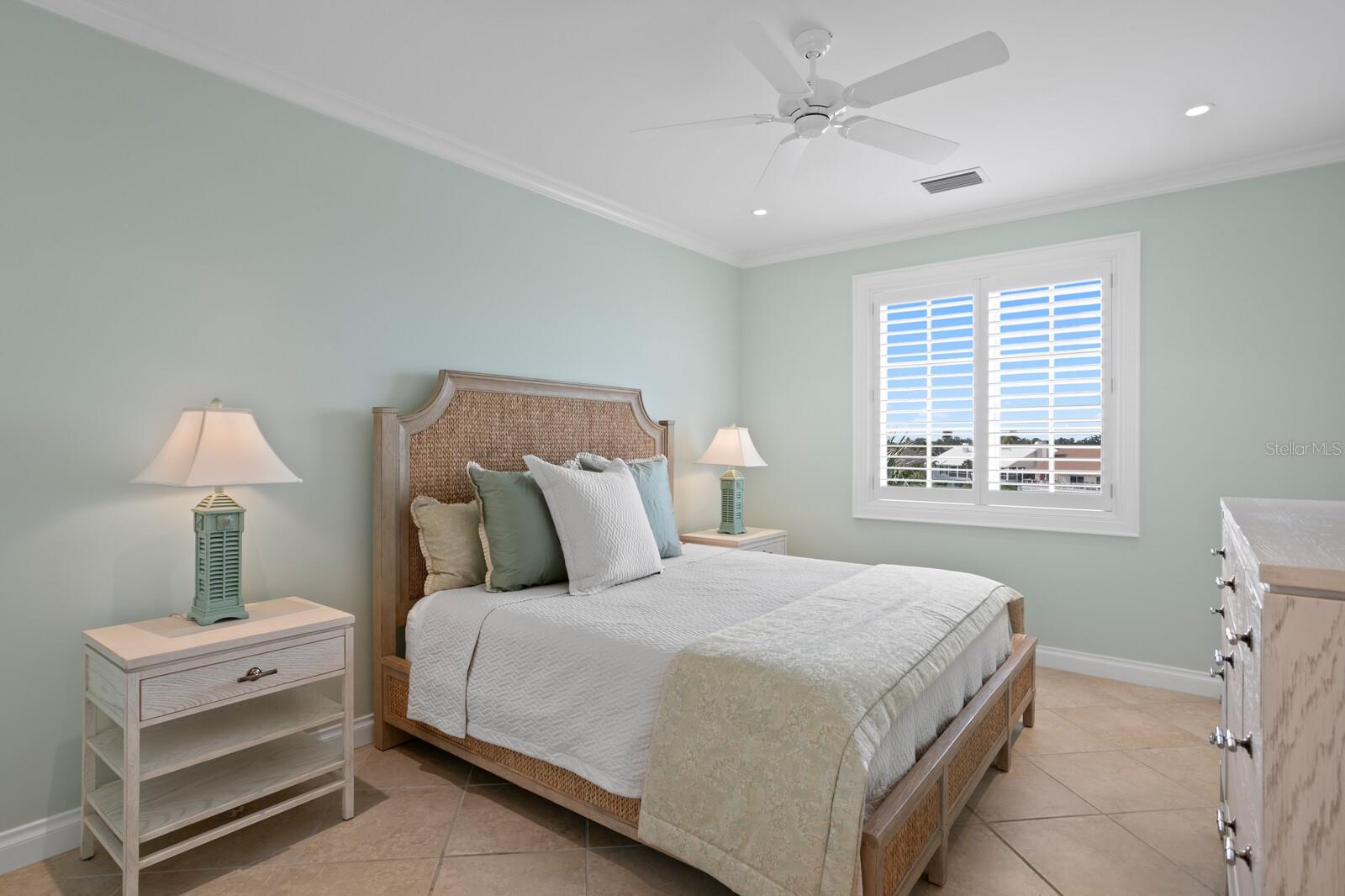 TB8383607 Property Photo