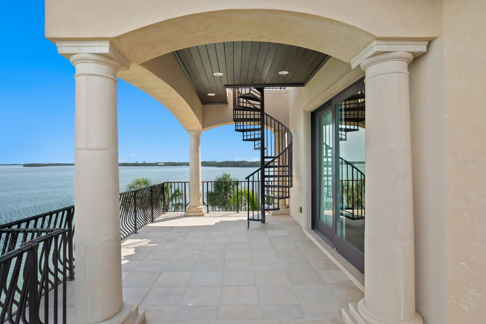 TB8383607 Property Photo