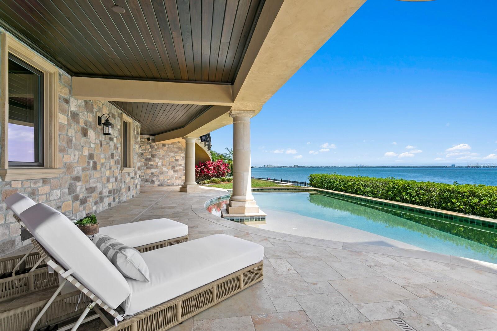 TB8383607 Property Photo