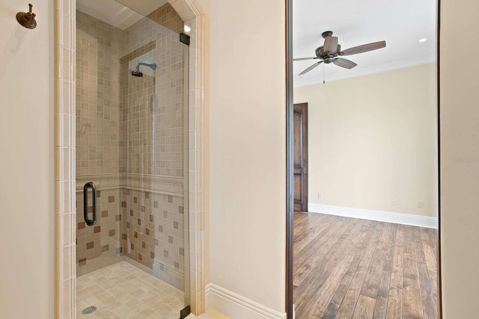 TB8383607 Property Photo