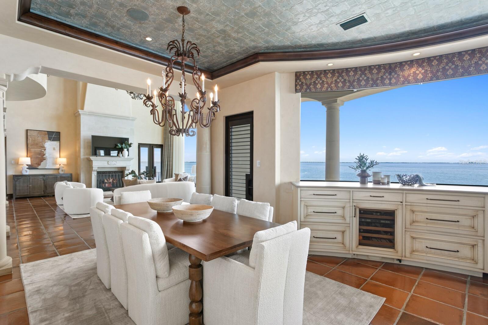 TB8383607 Property Photo