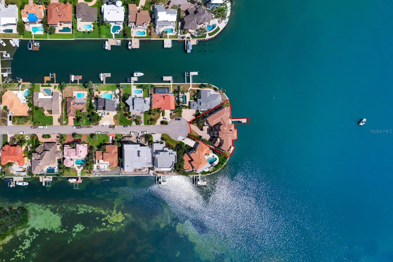 TB8383607 Property Photo