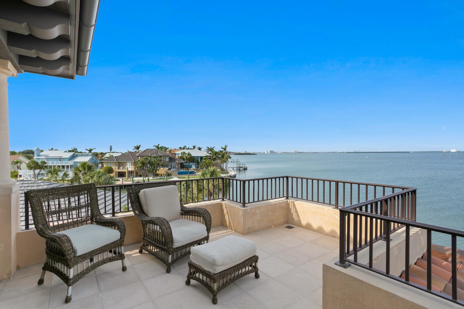 TB8383607 Property Photo