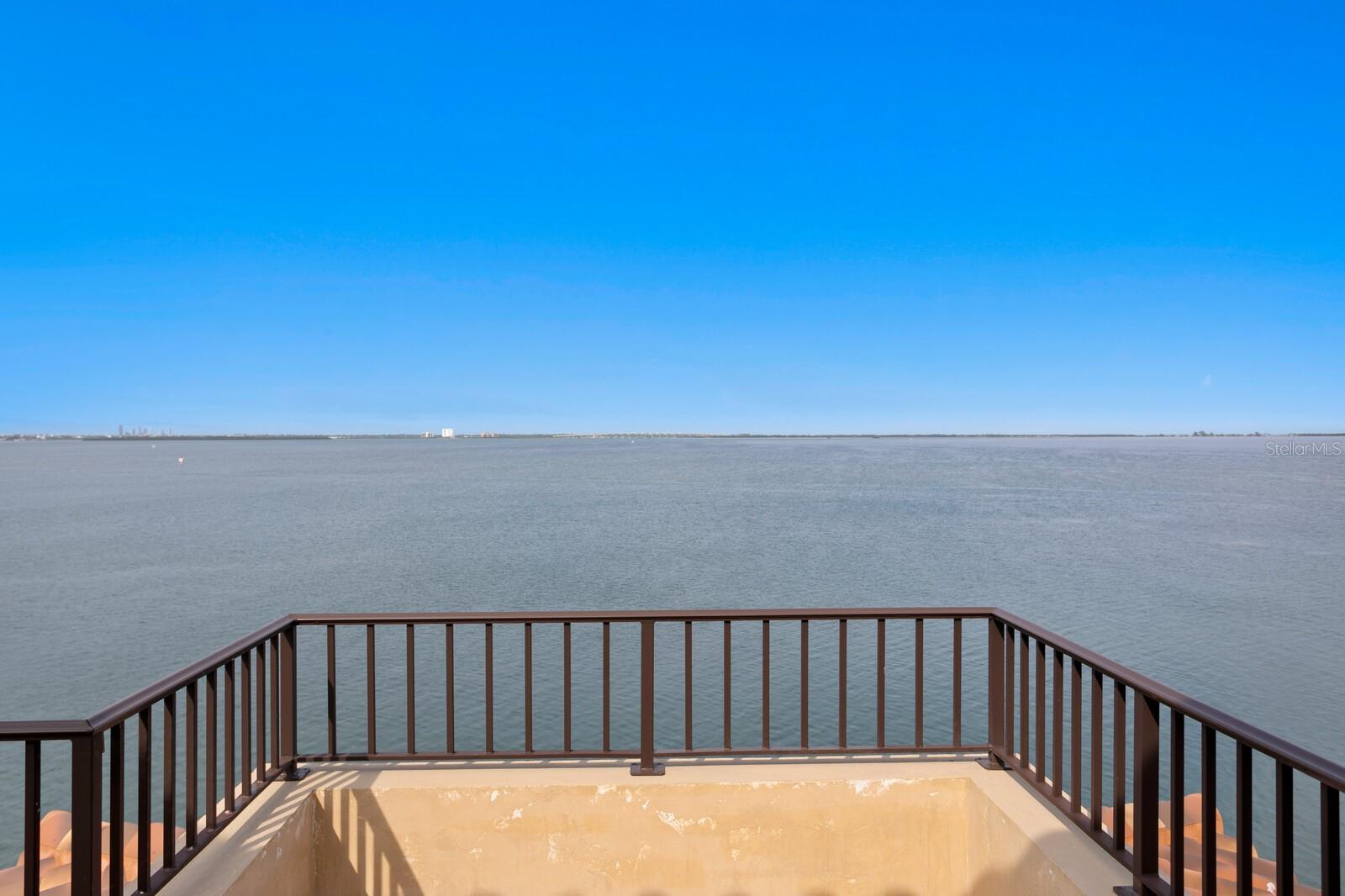 TB8383607 Property Photo