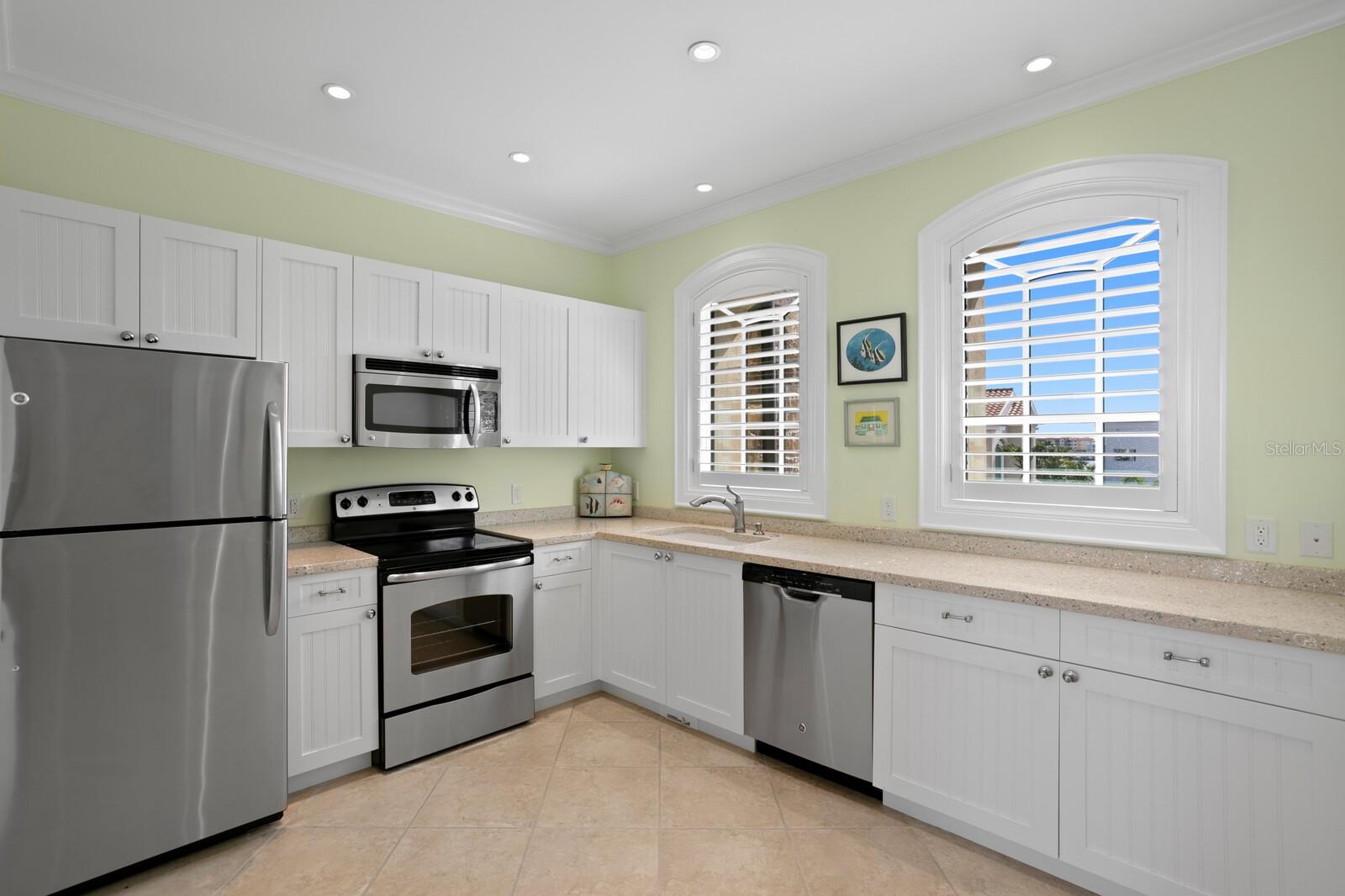 TB8383607 Property Photo