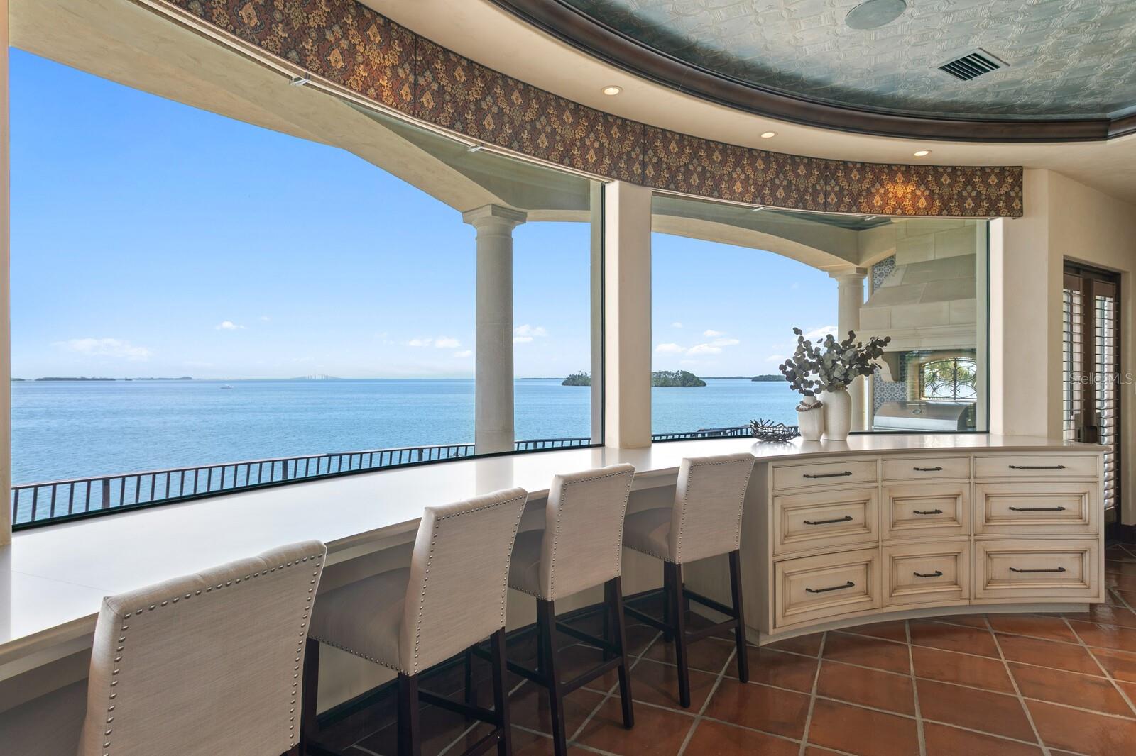 TB8383607 Property Photo