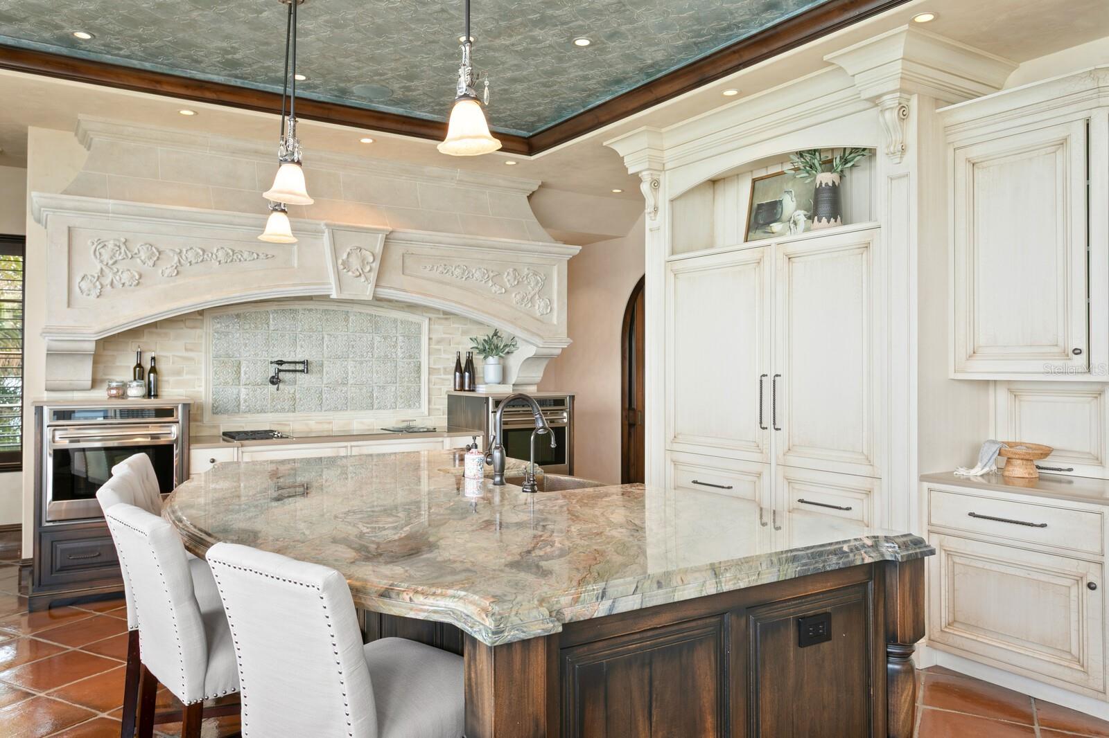 TB8383607 Property Photo