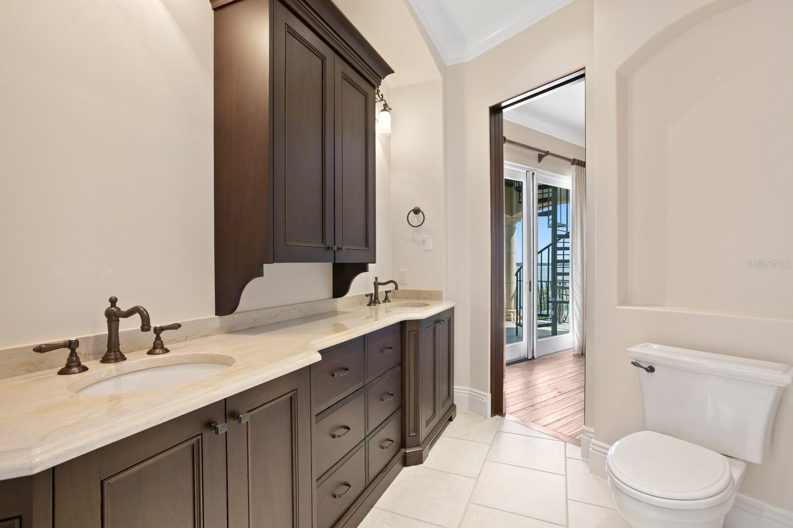 TB8383607 Property Photo