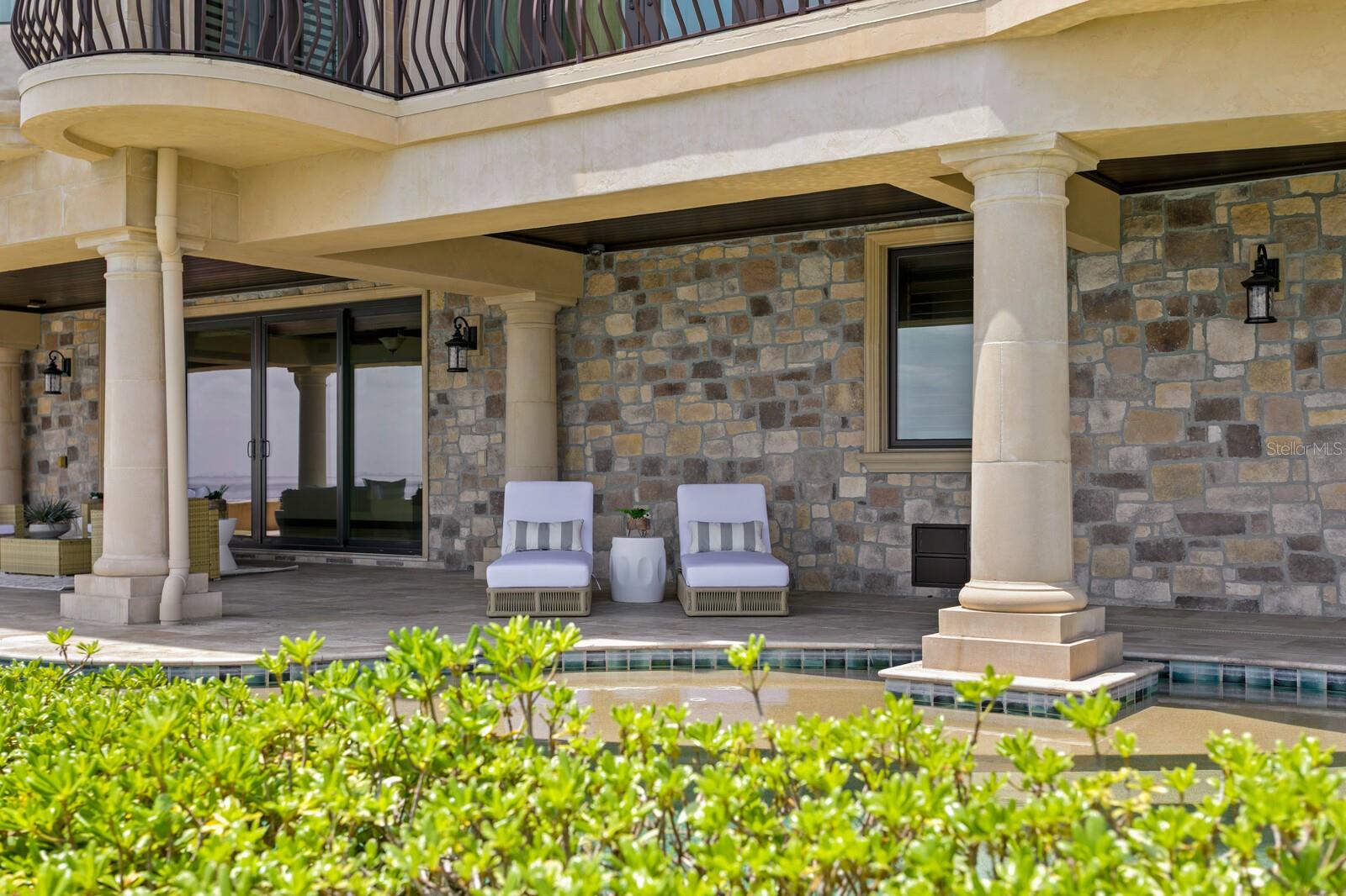 TB8383607 Property Photo