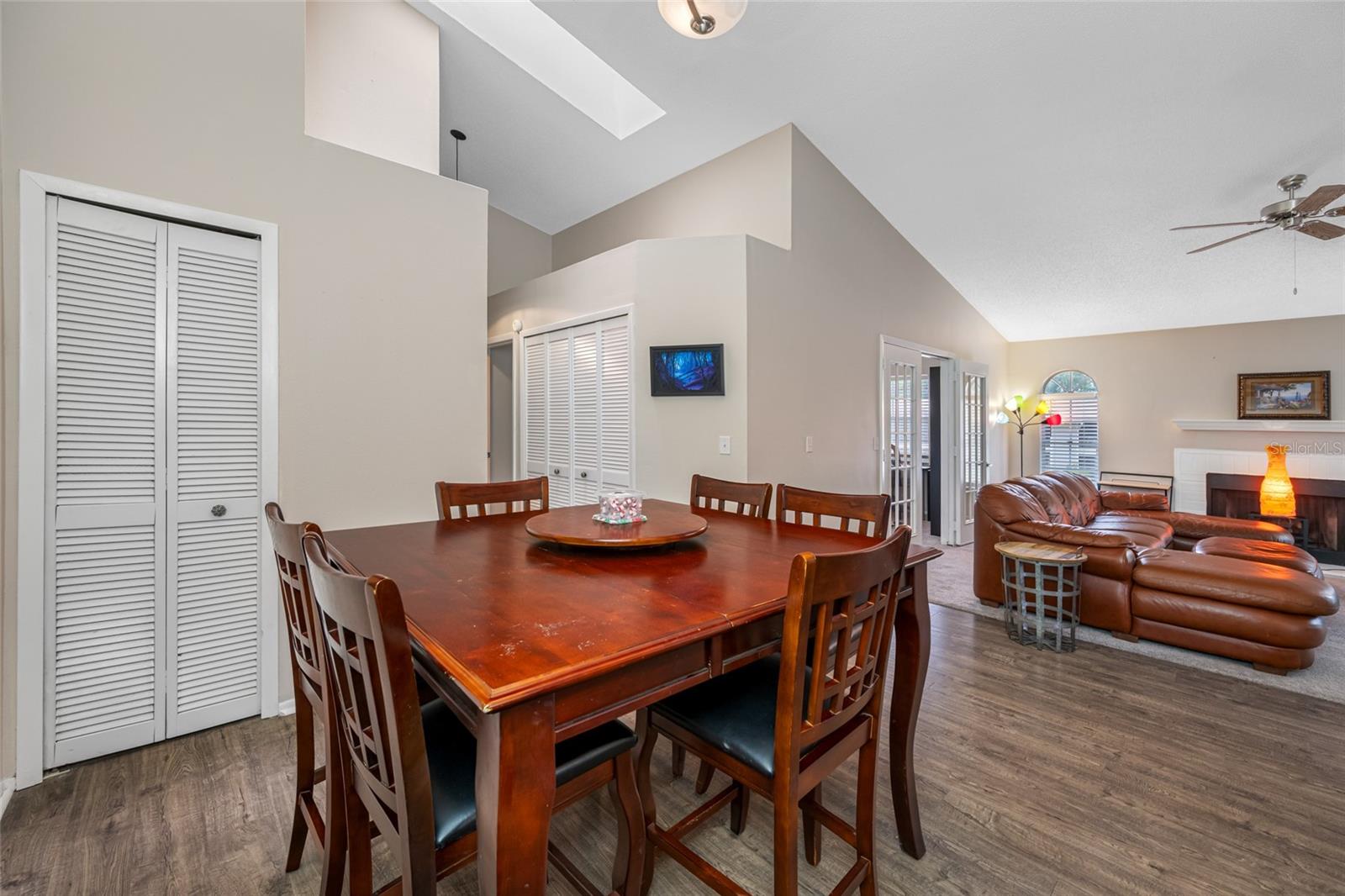 6001 LAKETREE LN #B, TEMPLE TERRACE, FL, 33617