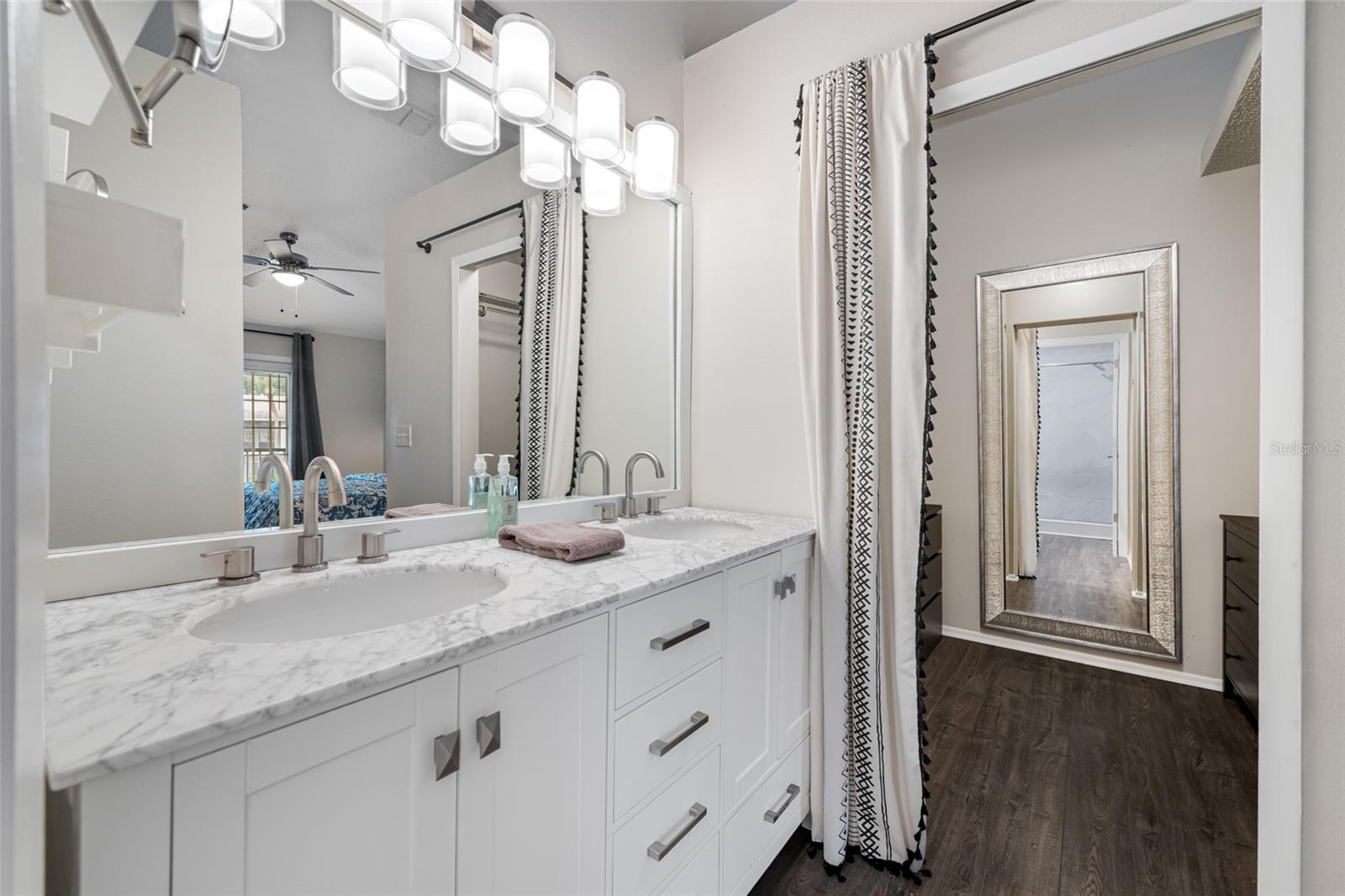 6001 LAKETREE LN #B, TEMPLE TERRACE, FL, 33617