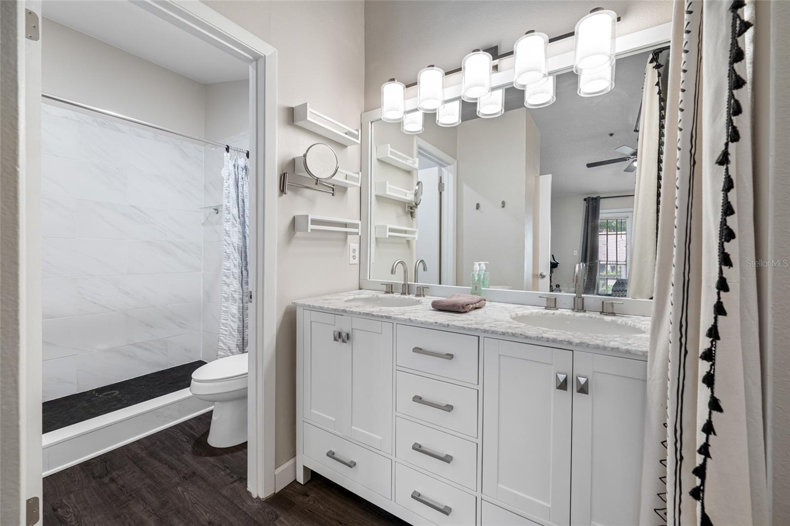 6001 LAKETREE LN #B, TEMPLE TERRACE, FL, 33617