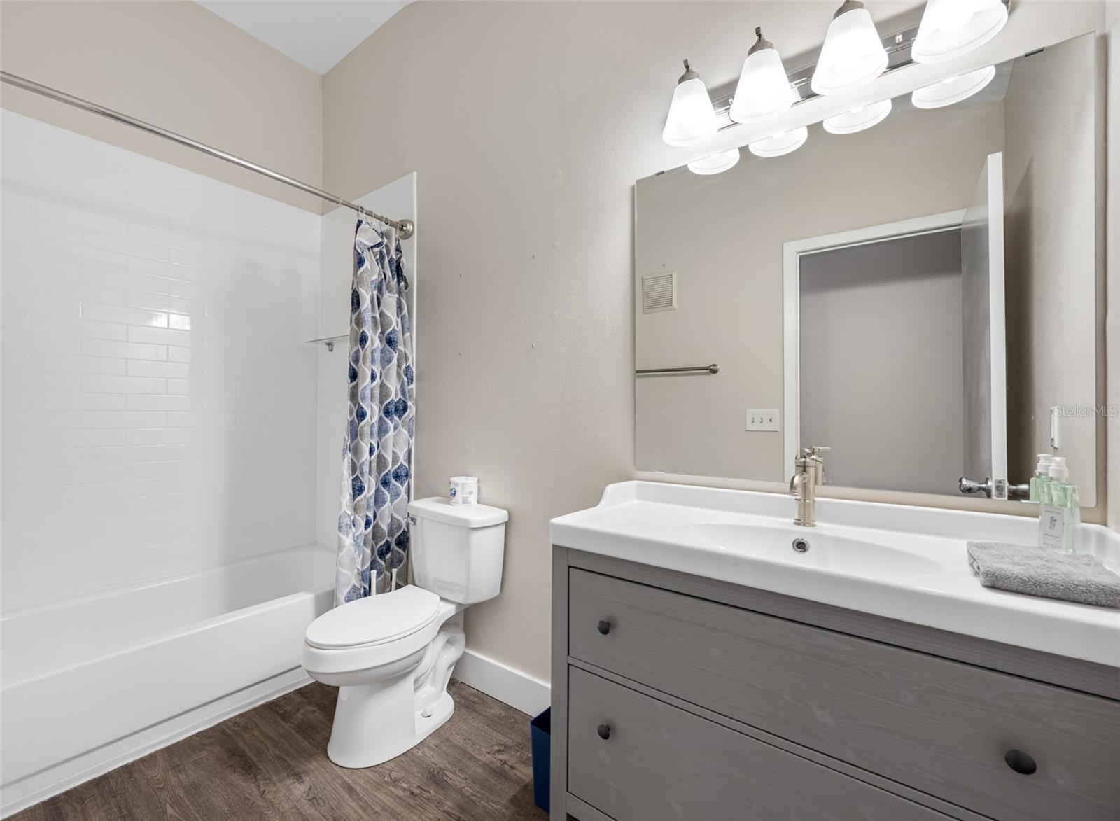 6001 LAKETREE LN #B, TEMPLE TERRACE, FL, 33617