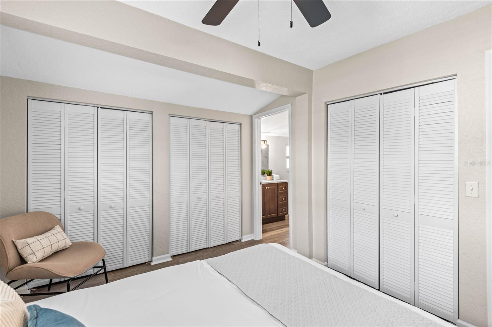 132 DARTMOUTH AVE W, OLDSMAR, FL, 34677